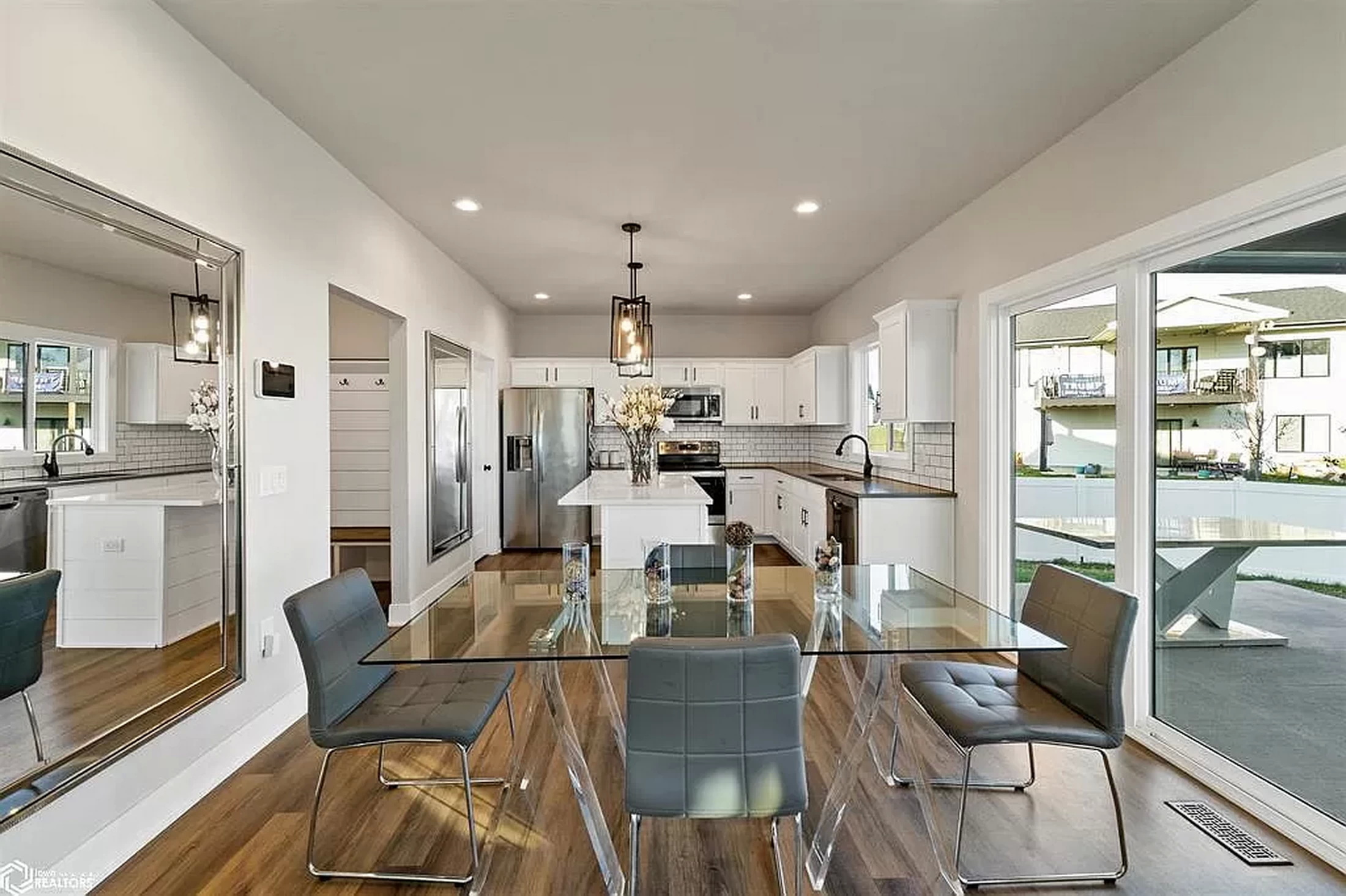 2023 Iowa Glass Garage Zillow 6