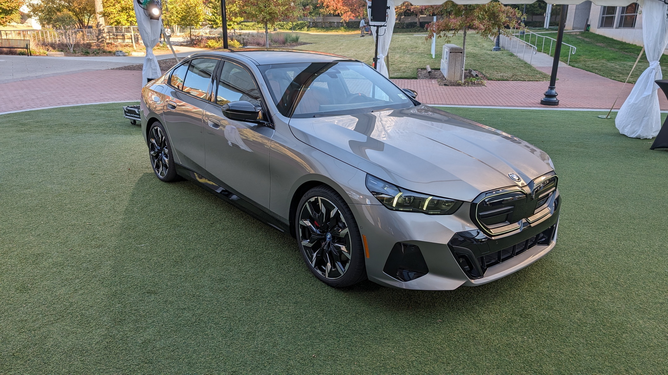 2024 BMW i5 M60 xDrive by Stephen Rivers for Carscoops 10