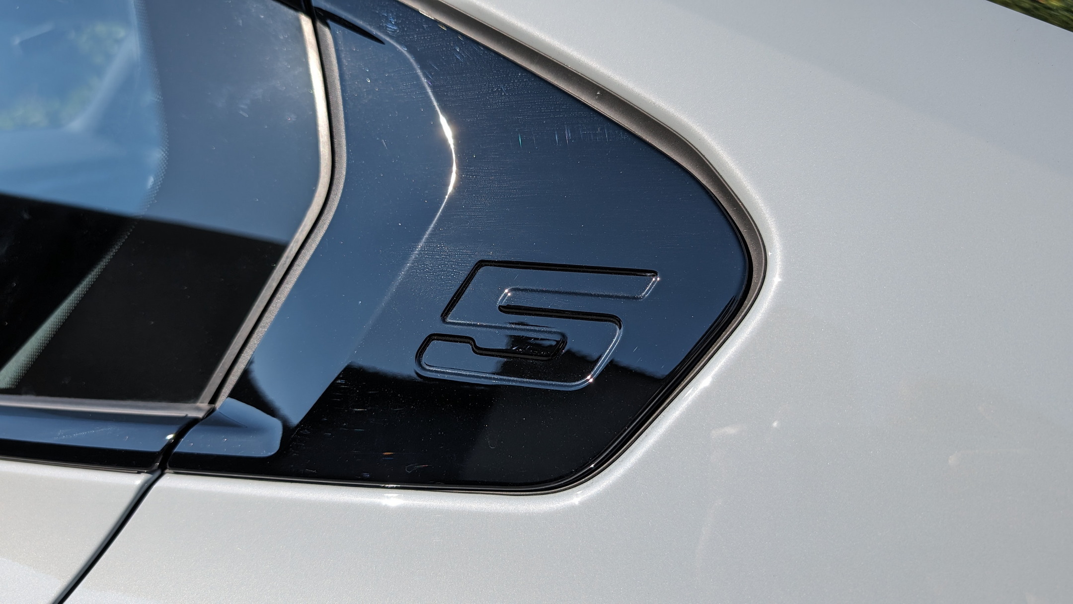 2024 BMW i5 M60 xDrive by Stephen Rivers for Carscoops 14