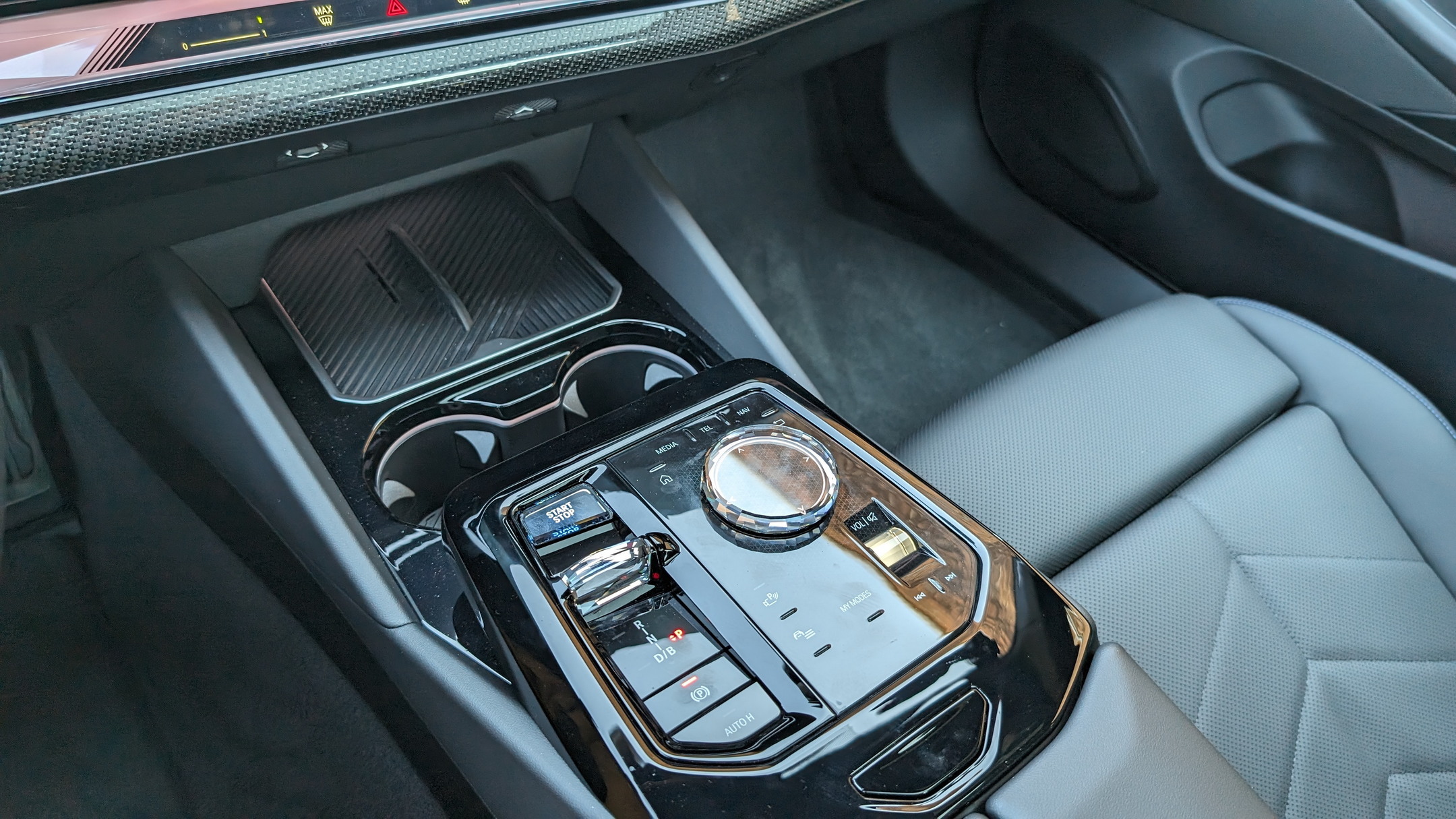 2024 BMW i5 M60 xDrive by Stephen Rivers for Carscoops 29