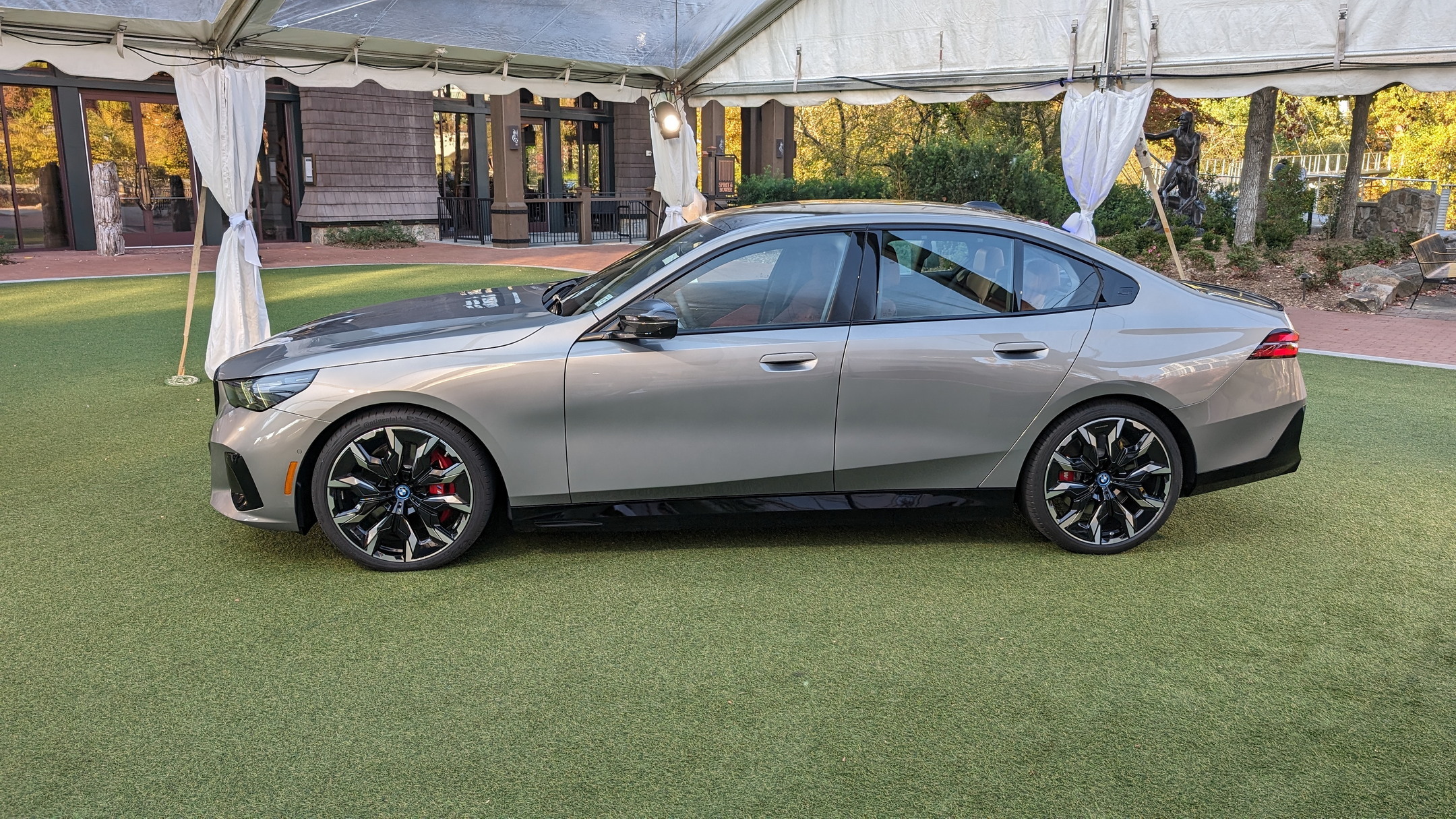2024 BMW i5 M60 xDrive by Stephen Rivers for Carscoops 4