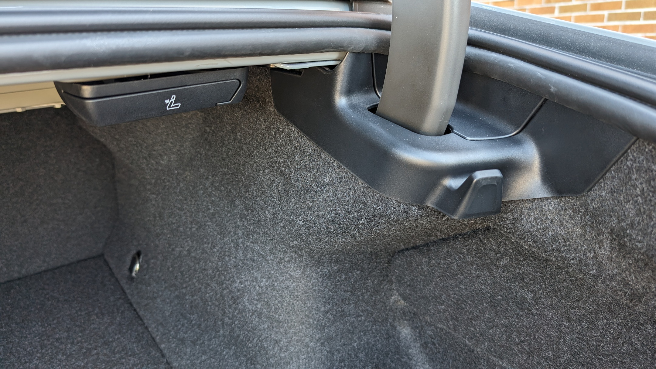 2024 BMW i5 M60 xDrive by Stephen Rivers for Carscoops 59