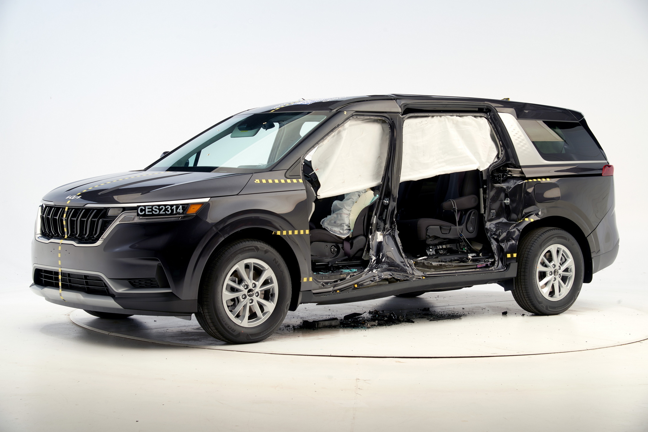 2024 Kia Carnival IIHS Crash Test 2 3