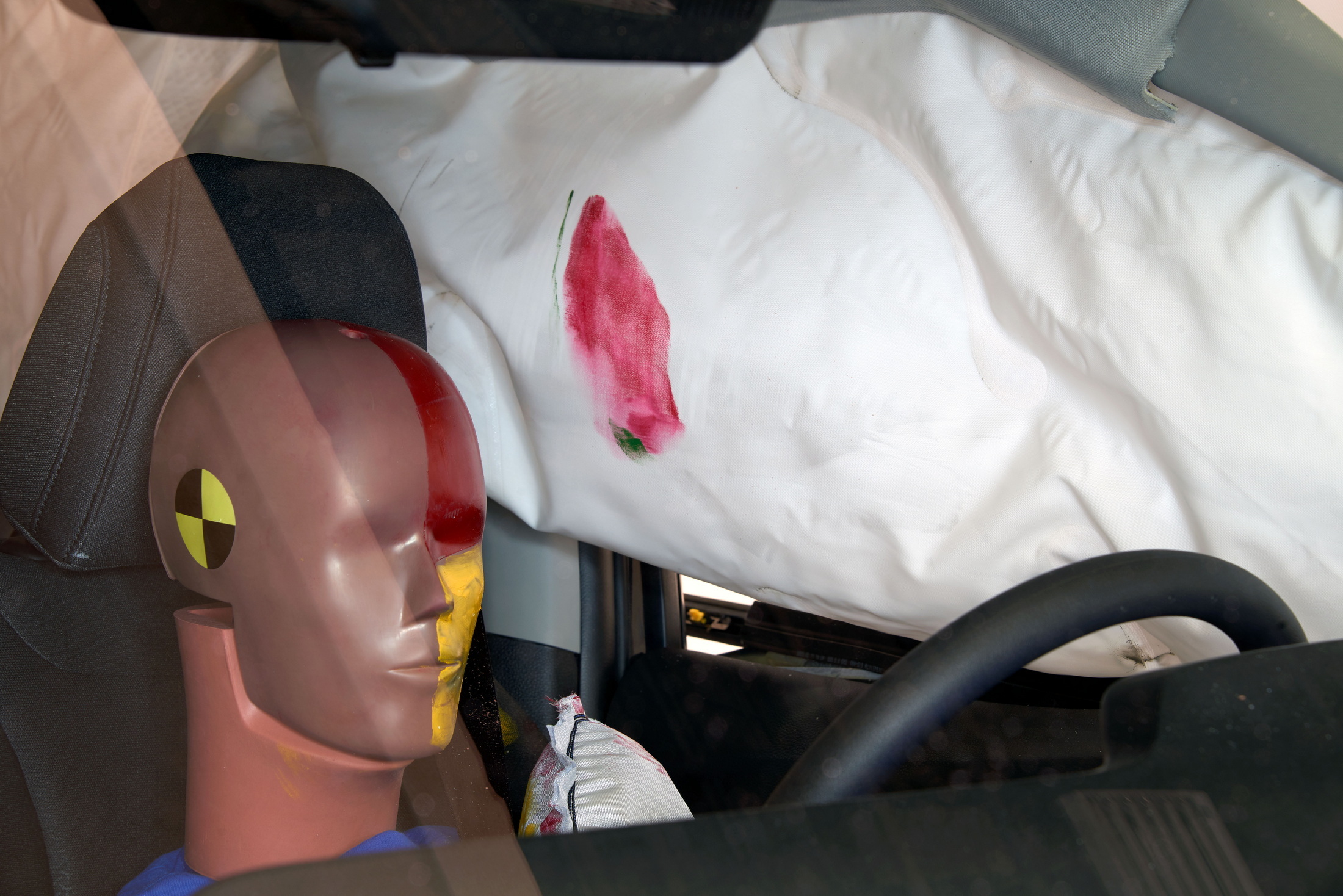 2024 Kia Carnival IIHS Crash Test 2 4