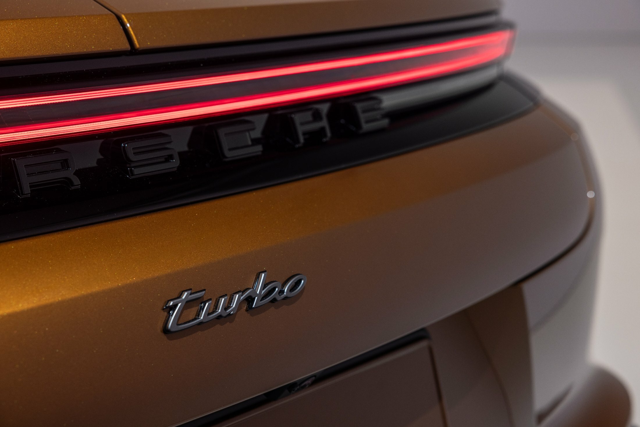 2024 Porsche Panamera Turbo E-Hybrid (15)