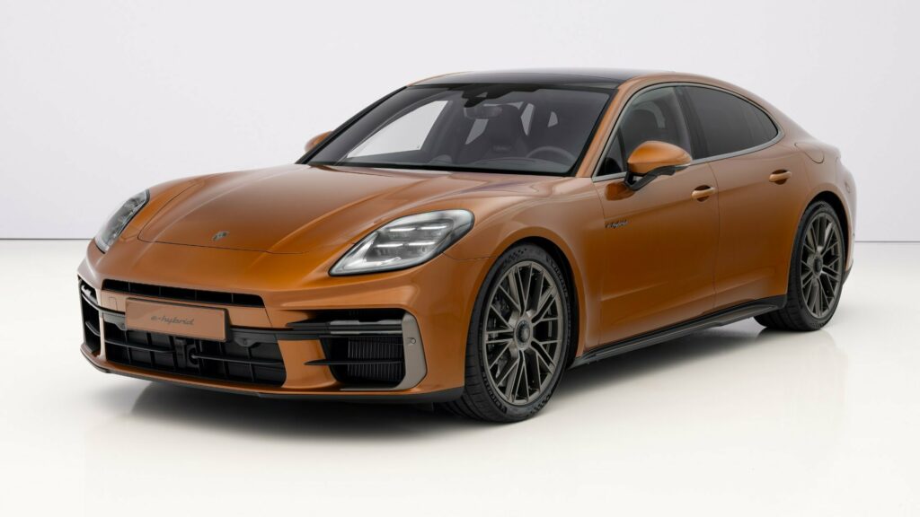  The 2024 Porsche Panamera Puts on A Dancing Show With Its Active Air Suspension