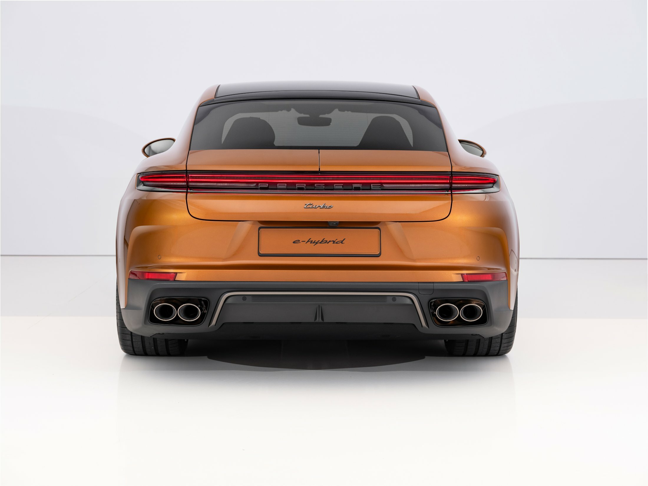 2024 Porsche Panamera Turbo E-Hybrid (5)