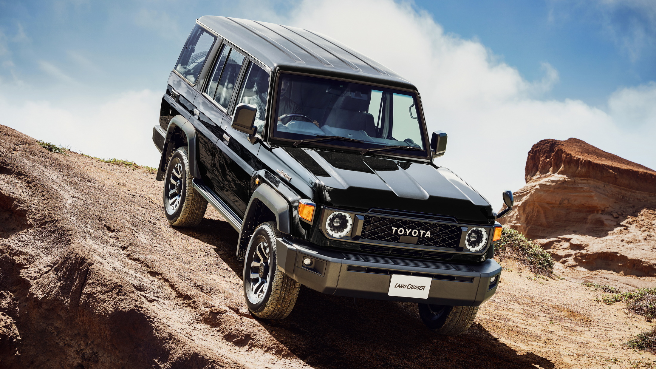 その他 Alois Classic 2024 Land Cruiser 70 Relaunches In Japan From $32,500
