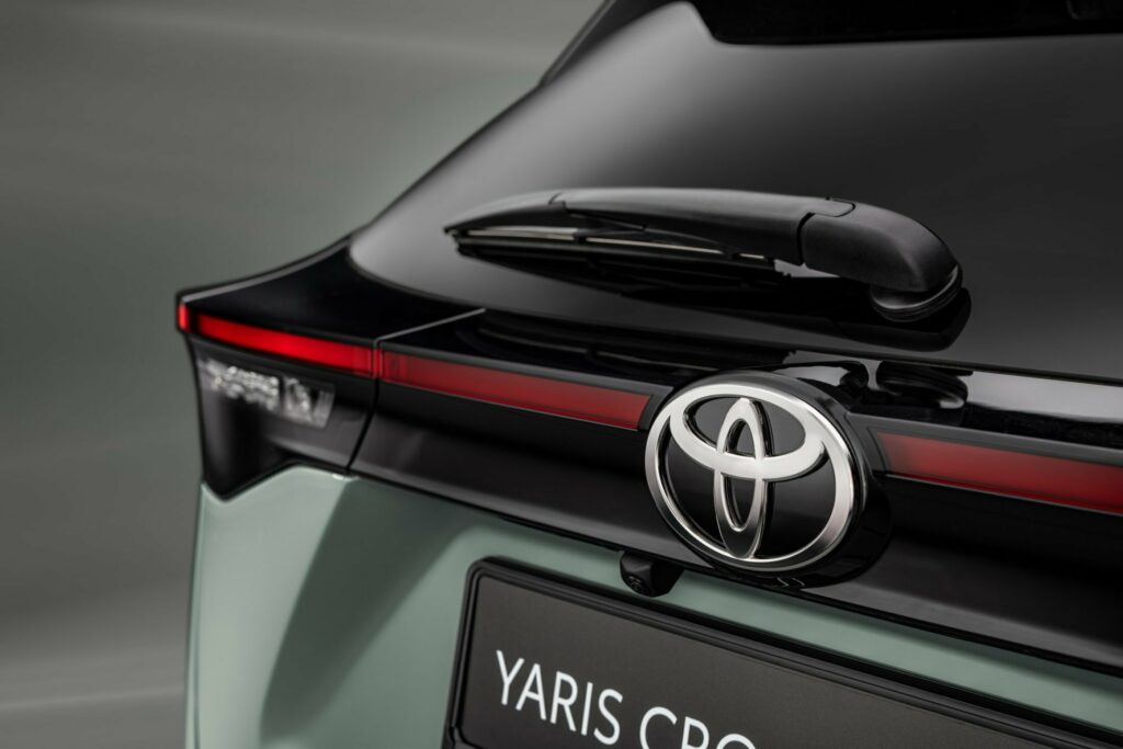 Toyota Yaris Cross hybrid MPG & CO2 emissions 2024