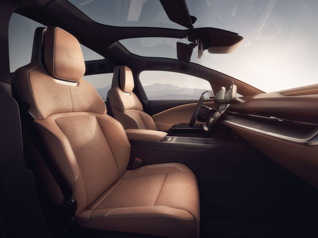 2025 Lucid Gravity Goes After Model X With 440-Mile Range And Sub-$80,000 Price