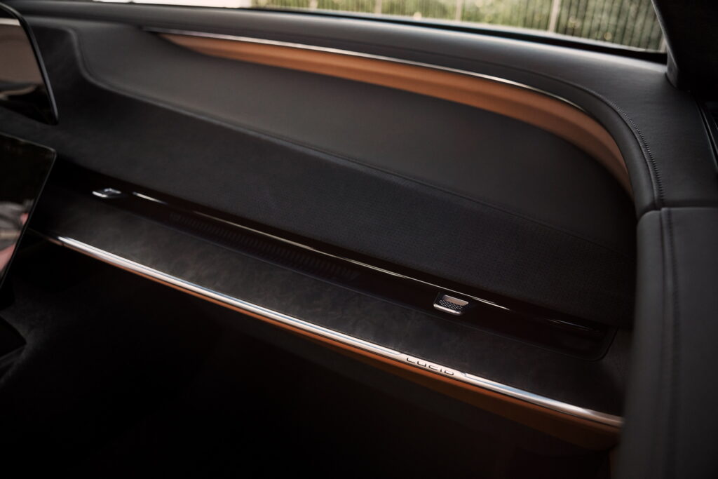 2025 Lucid Gravity Goes After Model X With 440-Mile Range And Sub-$80,000 Price