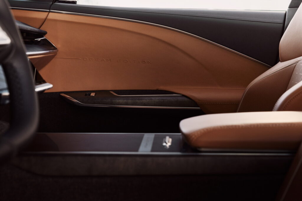 2025 Lucid Gravity Goes After Model X With 440-Mile Range And Sub-$80,000 Price