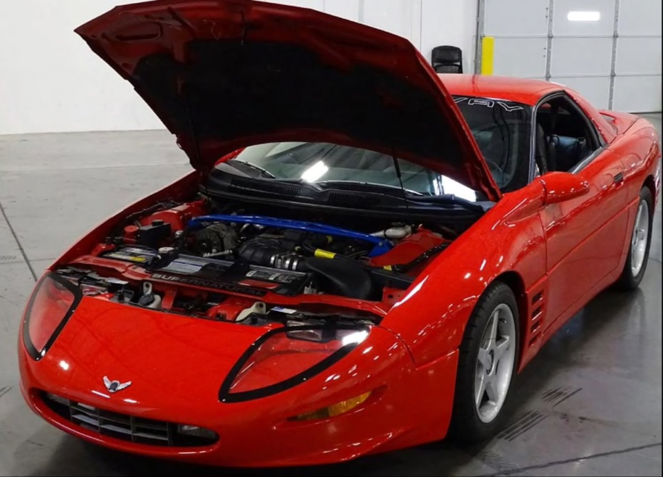Callaway Camaro C8 Looks Like A Restomodded Classic Ferrari With An LS ...