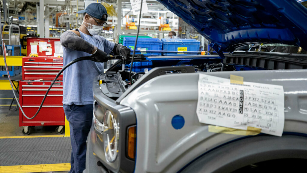  Ford’s Contract With UAW To Cost $8.8 Billion, Be Around $900 Per Vehicle By 2028