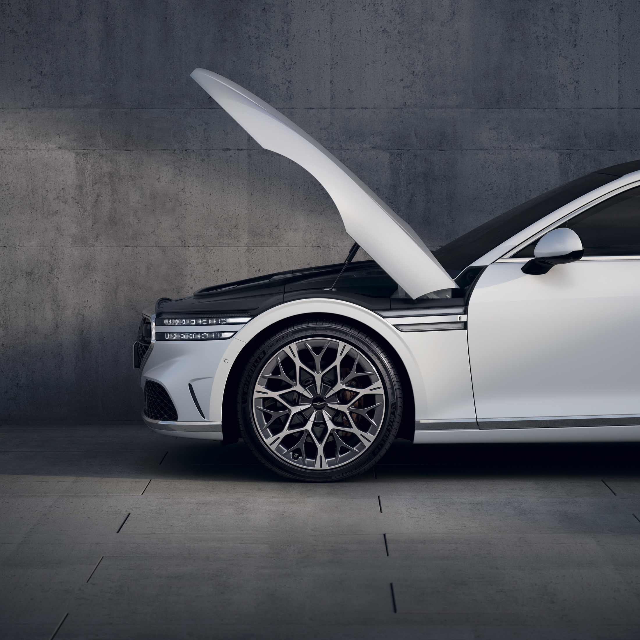 Genesis G90 Has The World’s Largest Clamshell Hood In Production