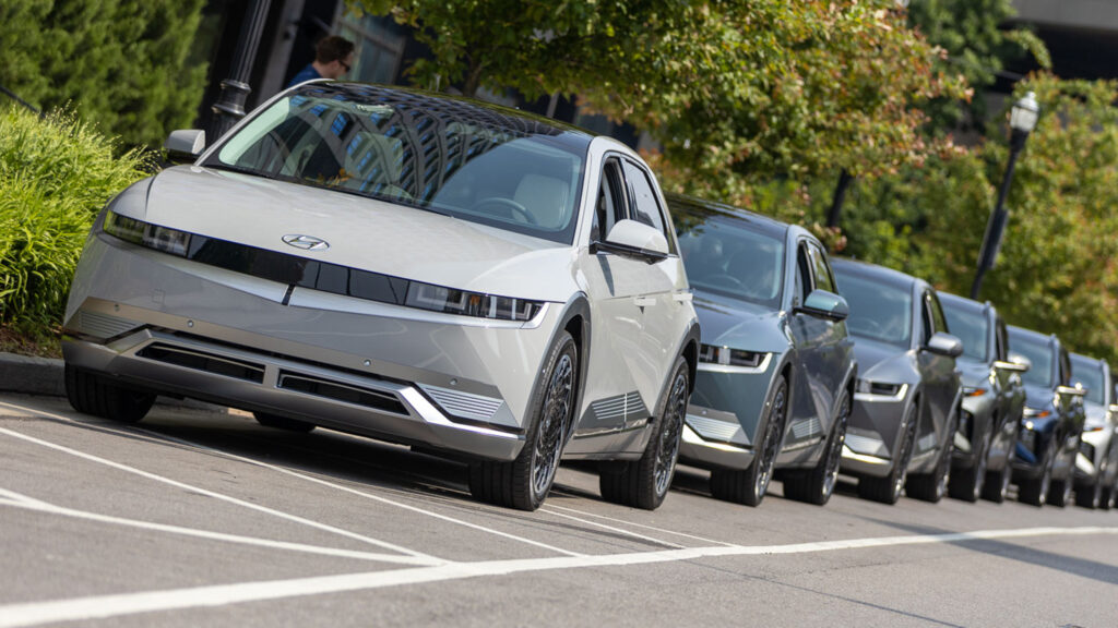     Les véhicules électriques Hyundai et Kia E-GMP dépassent les 100 000 ventes aux États-Unis