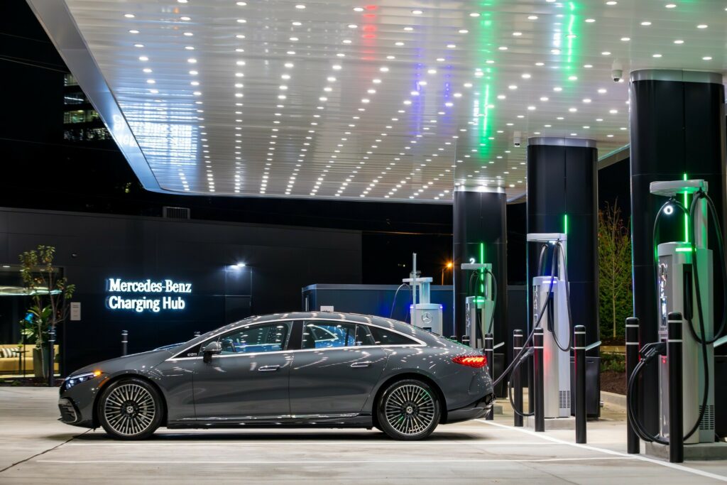  Mercedes Opens Swanky New 400-kW Fast Charging Hub In America