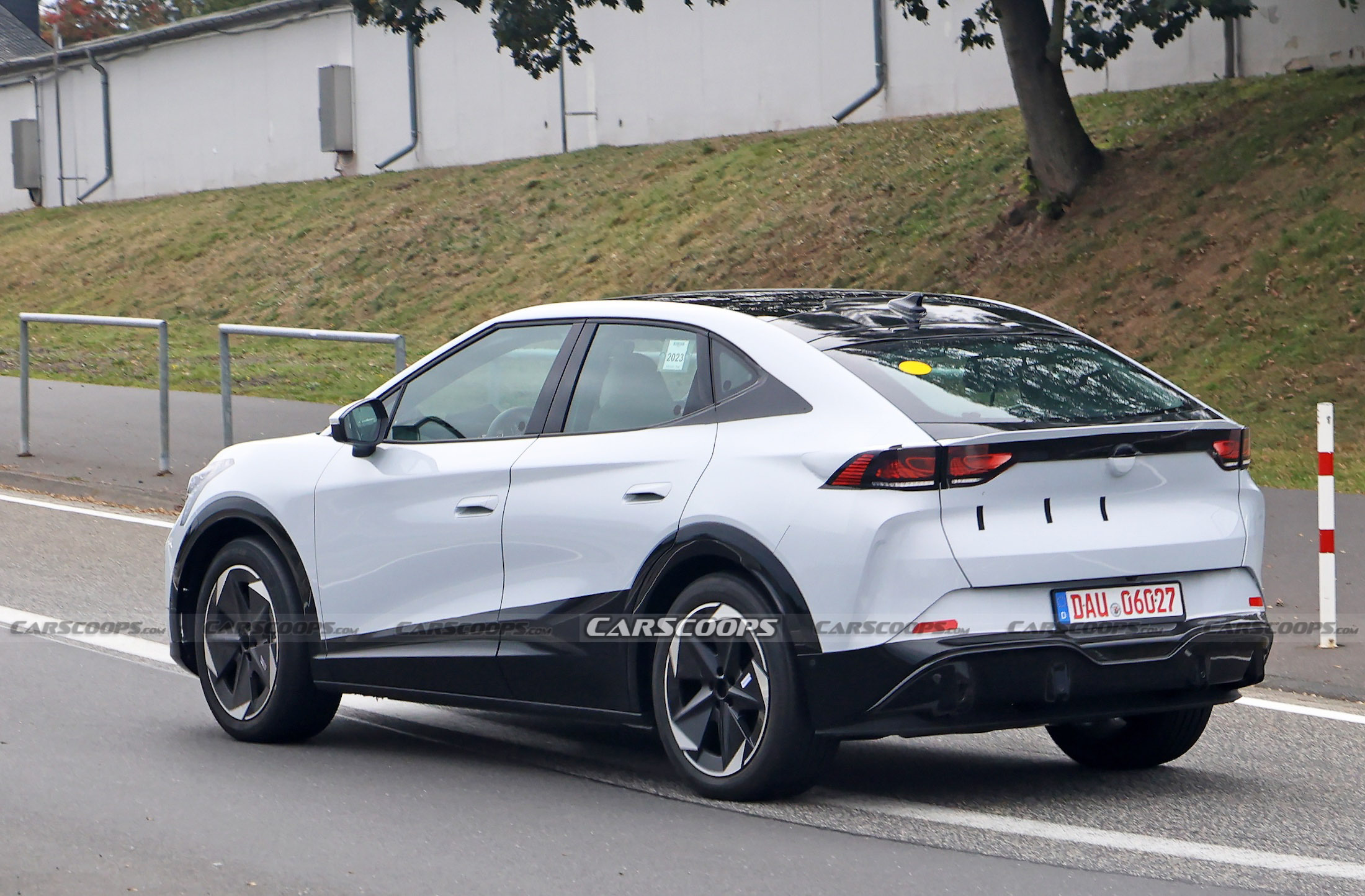 VW's Chinese Tavascan 00010