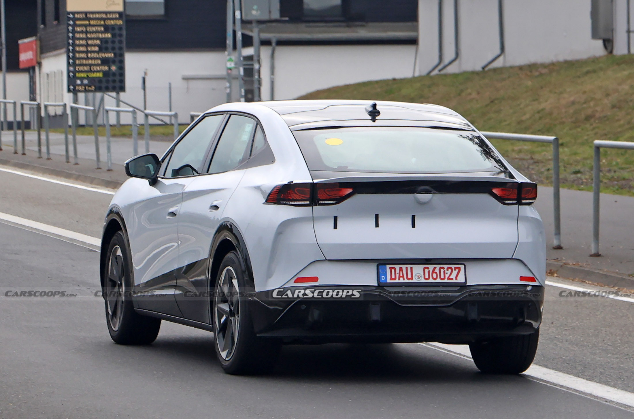 VW's Chinese Tavascan 00013