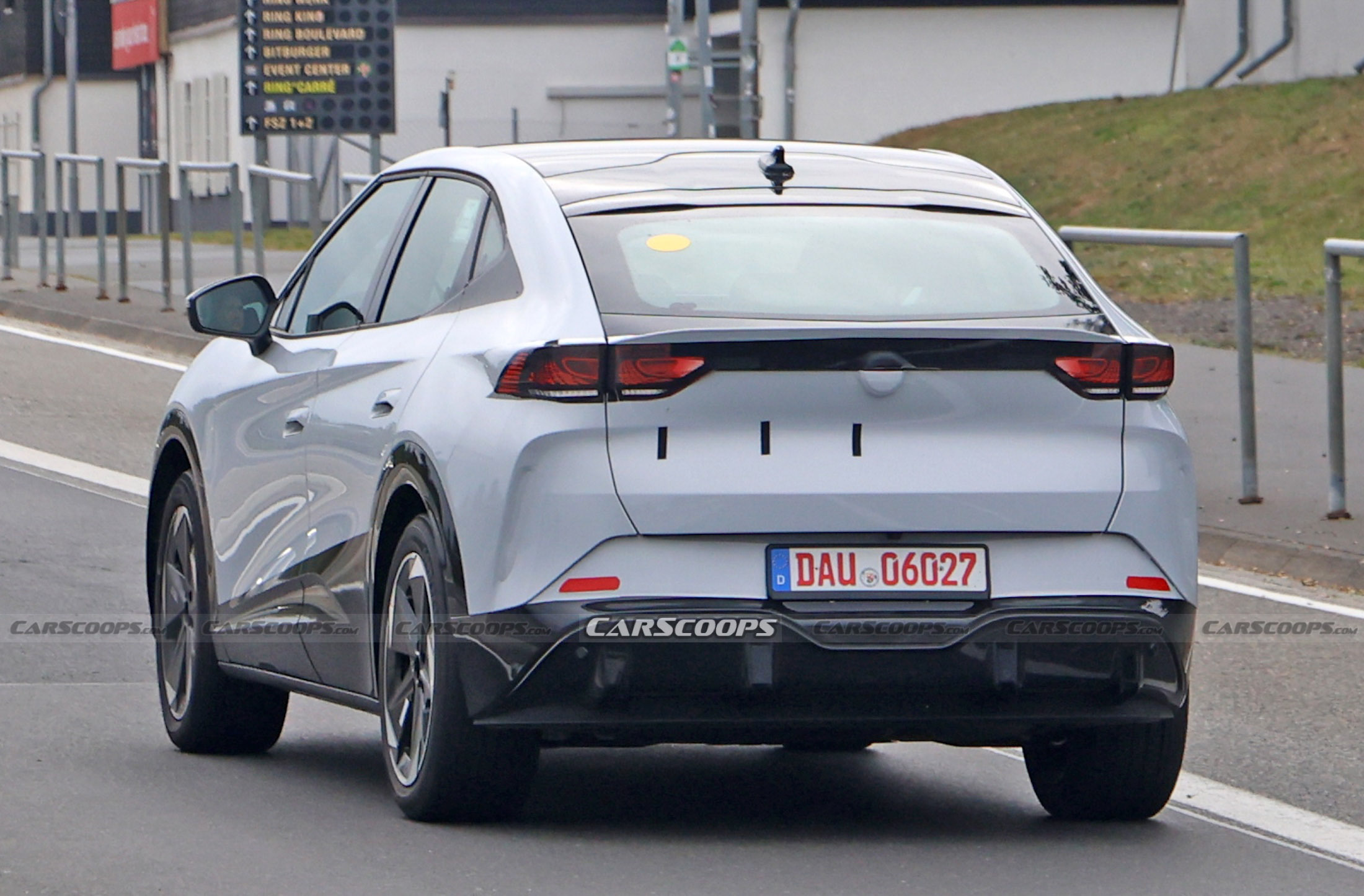 VW's Chinese Tavascan 00014