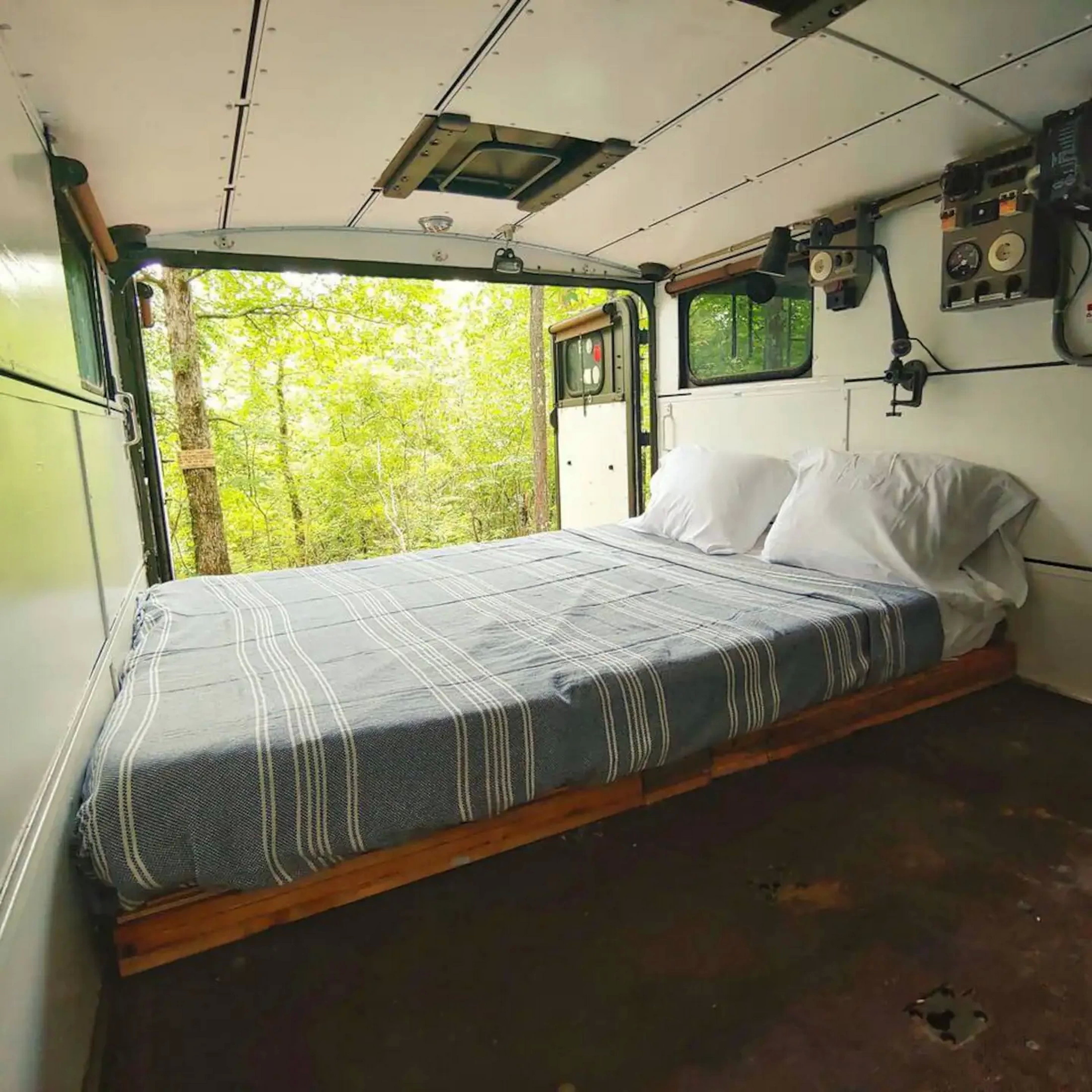 1966 Mercedes Unimog Arbnb 15