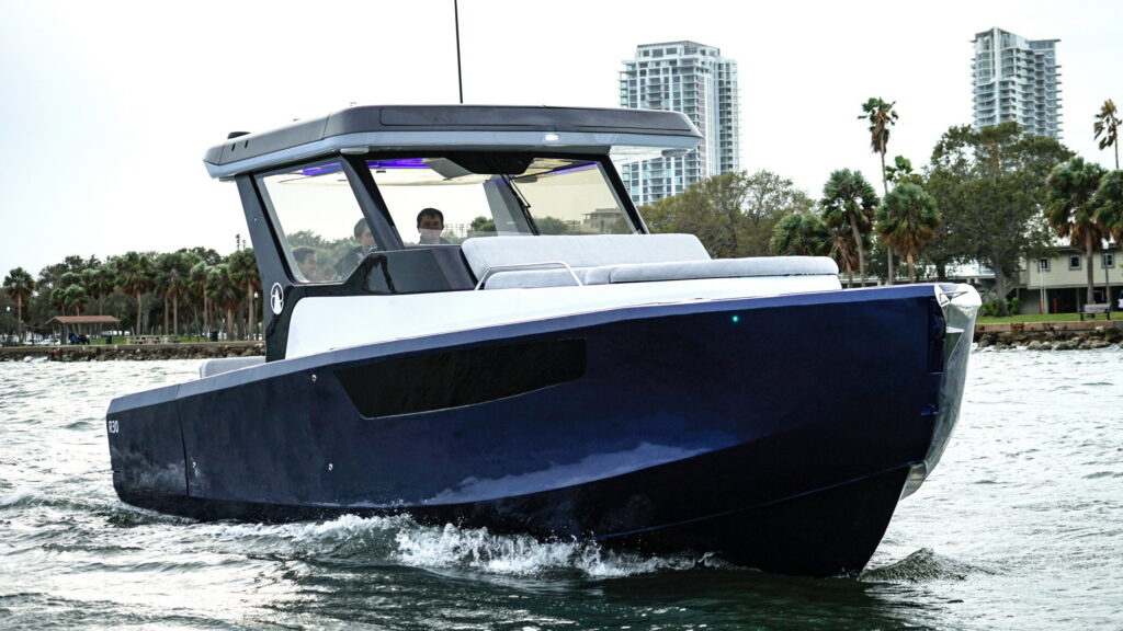  Former Tesla Exec Launches All-Electric R30 Yacht With 800 HP