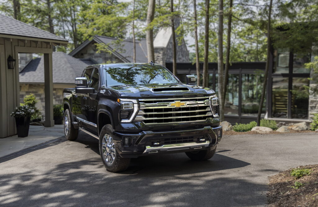  GM Stops Sales Of Some 2024 Chevy Silverado & GMC Sierra Trucks Over Splitting Roofs