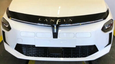 New Lancia Ypsilon (2024) completely uncamouflaged at photo shoot!
