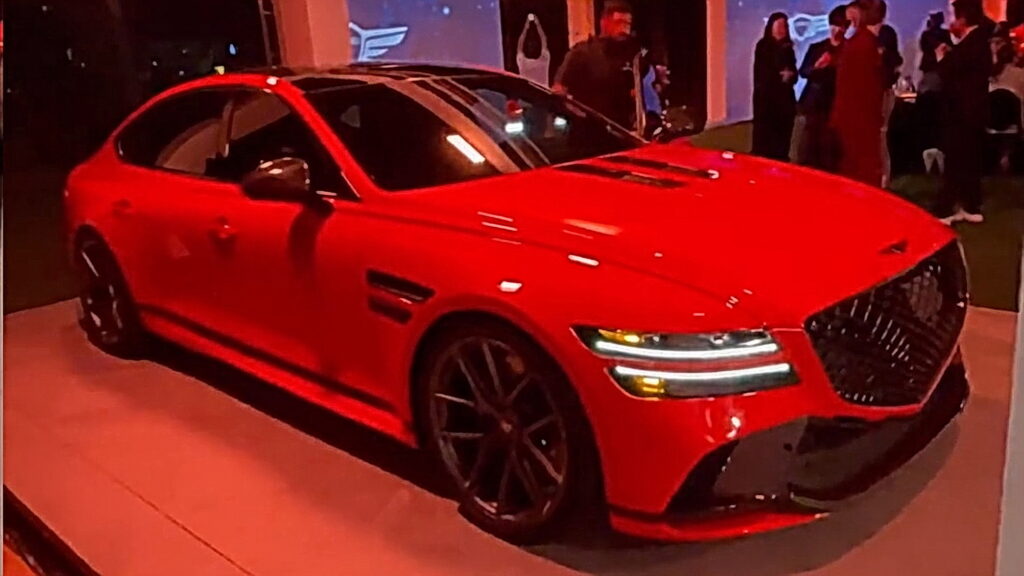  Genesis Shows Off Spicy G80 Performance, And 1-Of-20 GV80 Twilight In Dubai