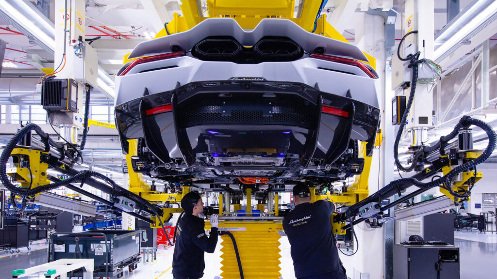  Lamborghini’s New Four-Day Week Policy Just Made A Dream Job Even Dreamier