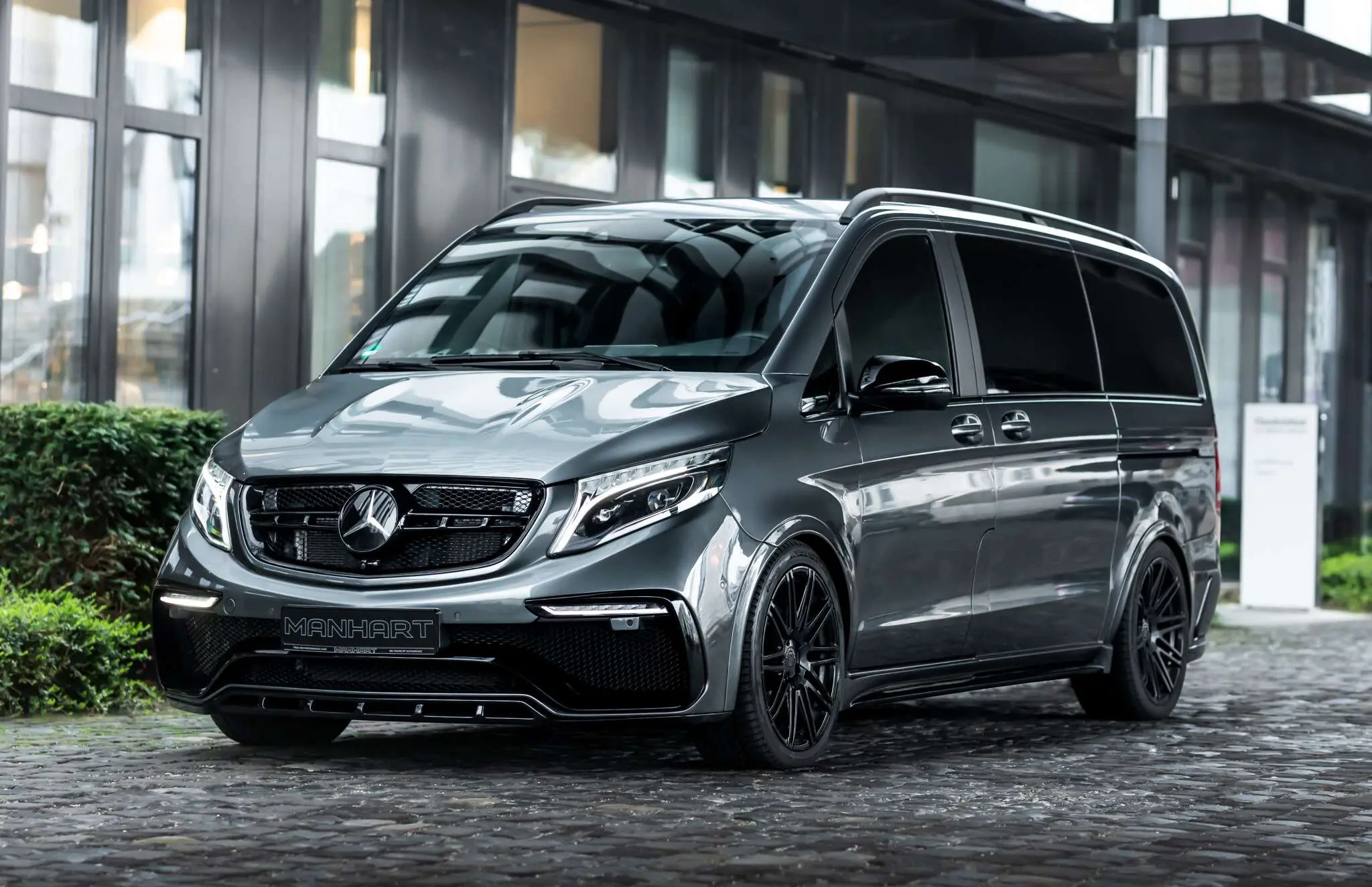 Manhart Gives The Mercedes V-Class A Dash Of Pizzazz | Carscoops