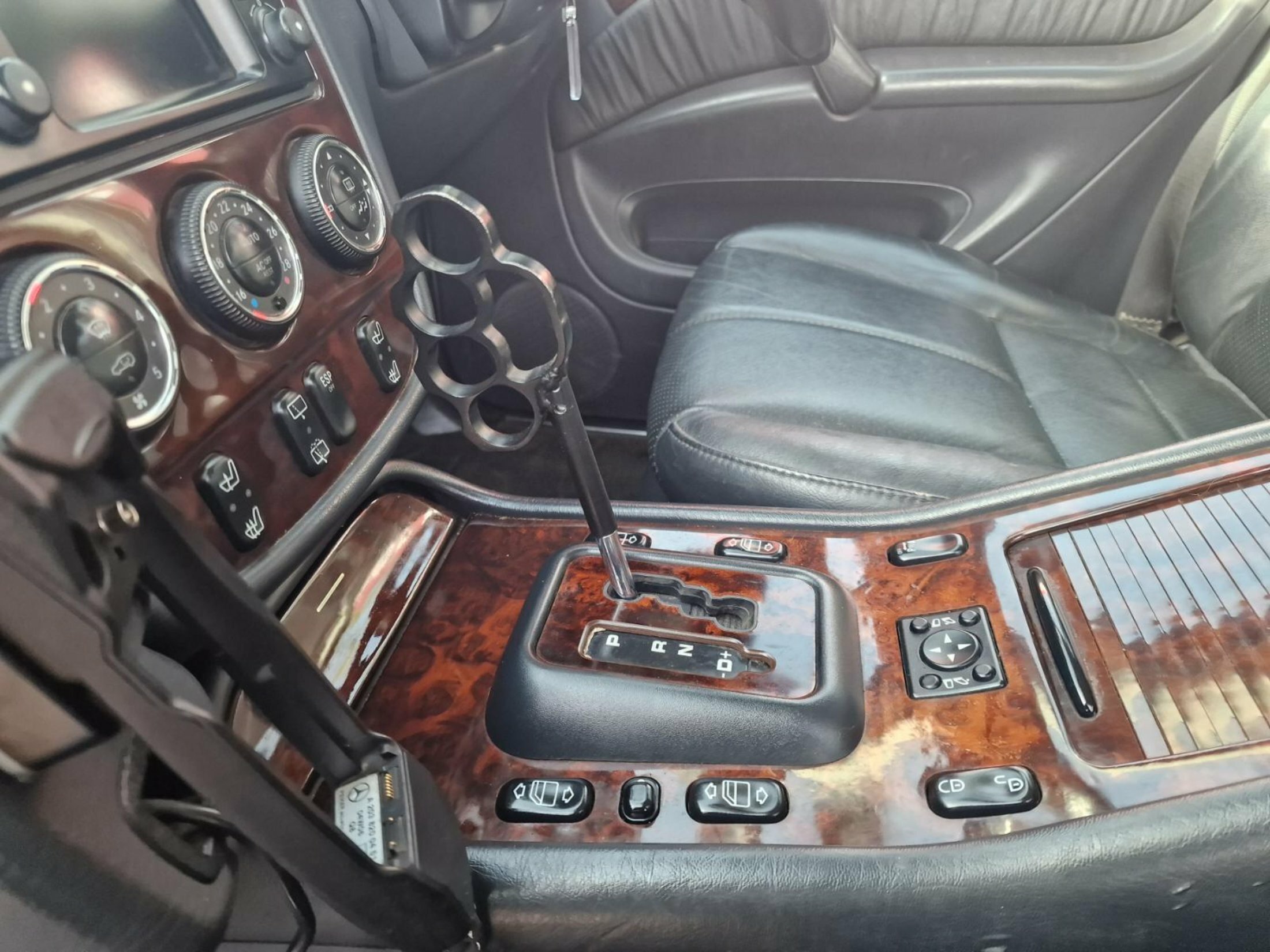 Mercedes-Benz ML 500 - Zombie Apocalypse (14)