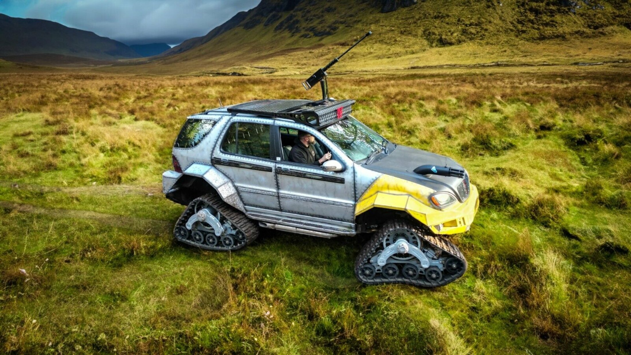 Mercedes-Benz ML 500 - Zombie Apocalypse (17)