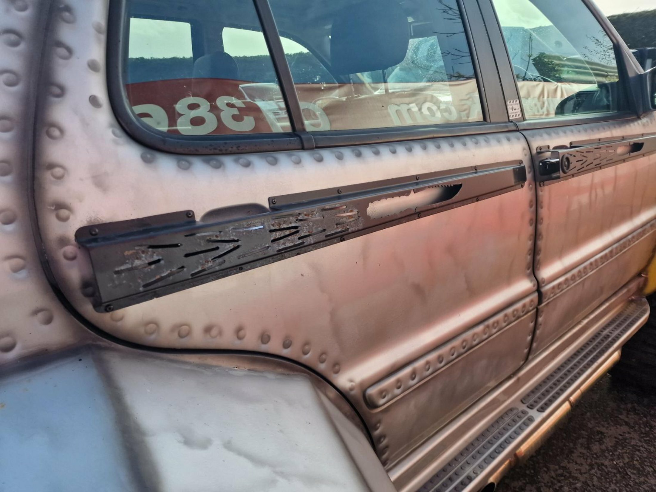 Mercedes-Benz ML 500 - Zombie Apocalypse (9)
