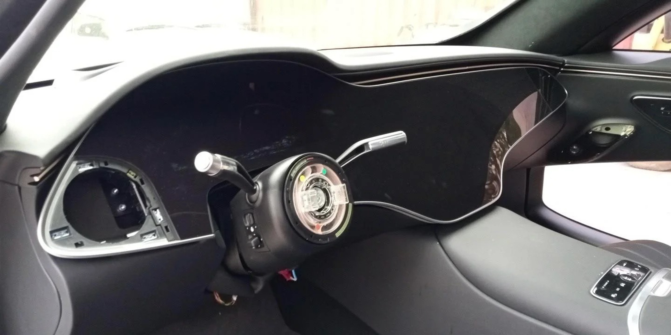 Mercedes MBUX seat exhibit 00003