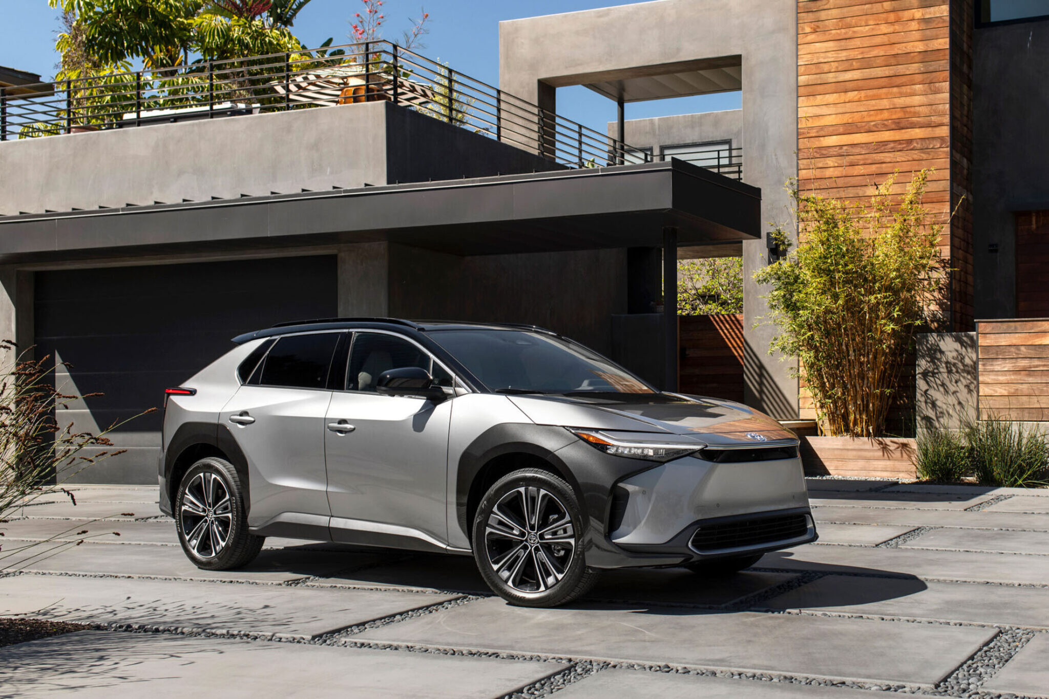 2025 Toyota bZ4X Gets $10,000 Lease Discount And 0% APR Before It Even ...