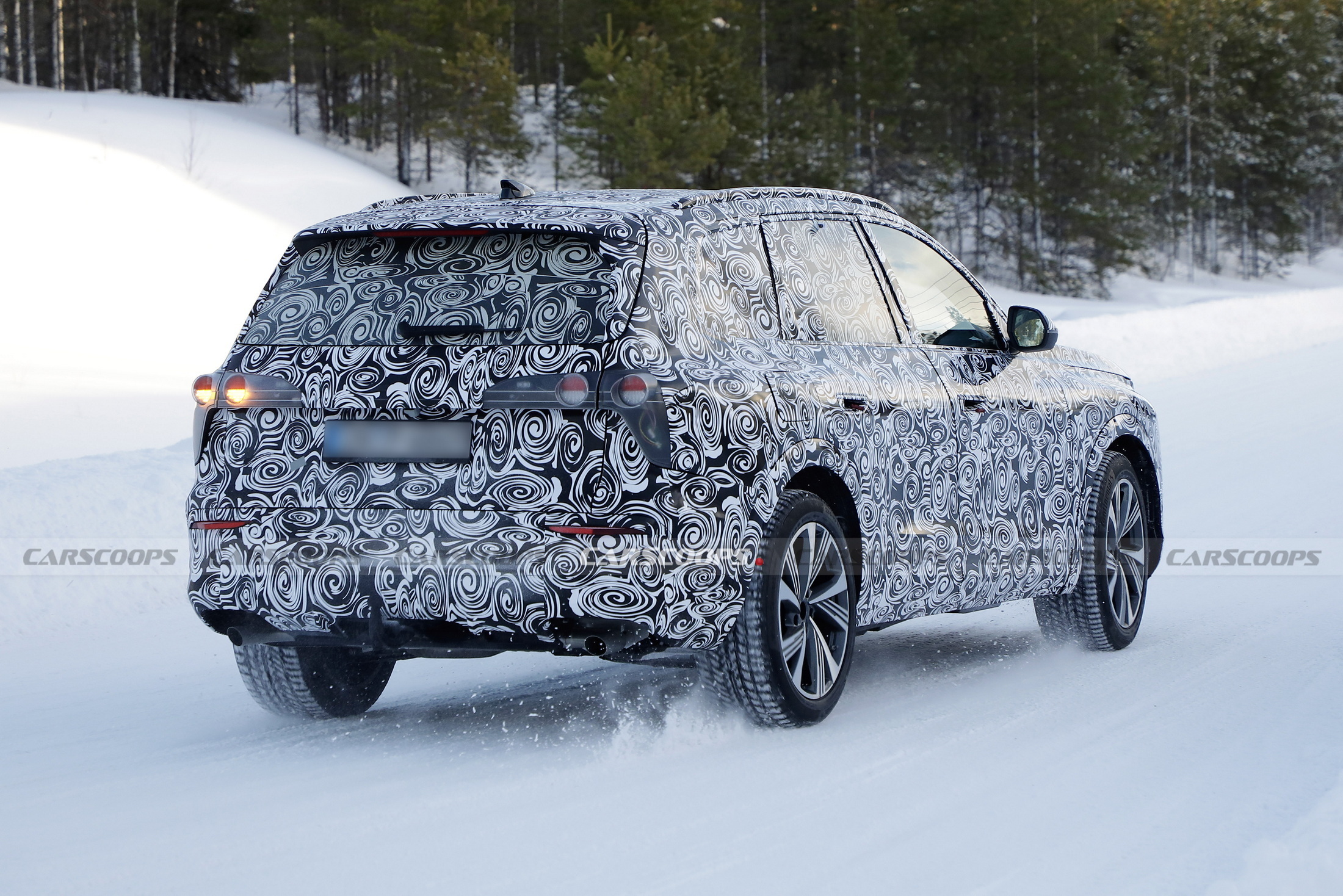  Foto zu 2026 Audi SQ9 Puts A Performance Twist To BMW X7 And Mercedes GLS Rival 