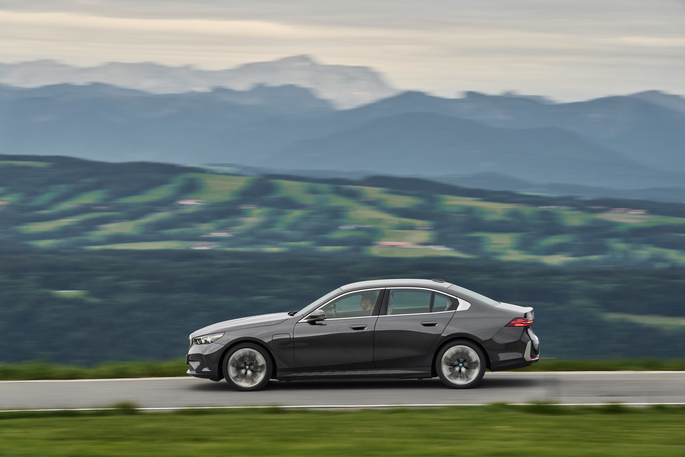 2025 BMW 550e PHEV Euro 4