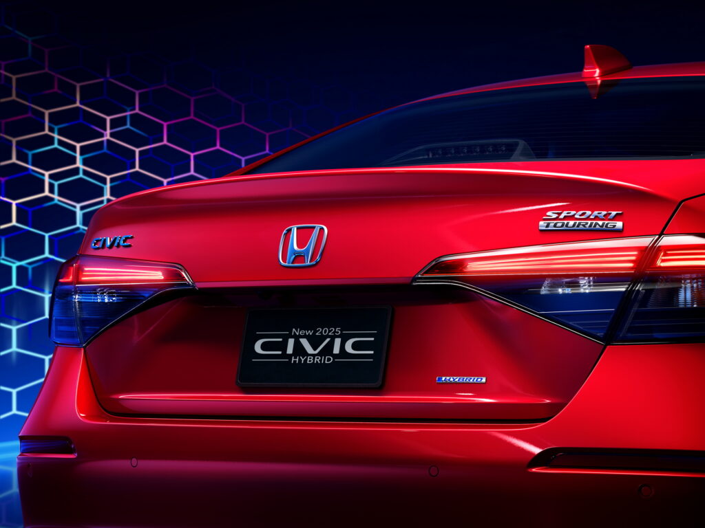 Honda adelanta el Civic 2025 que se vuelve híbrido, confirma el nuevo SUV pequeño Acura y más