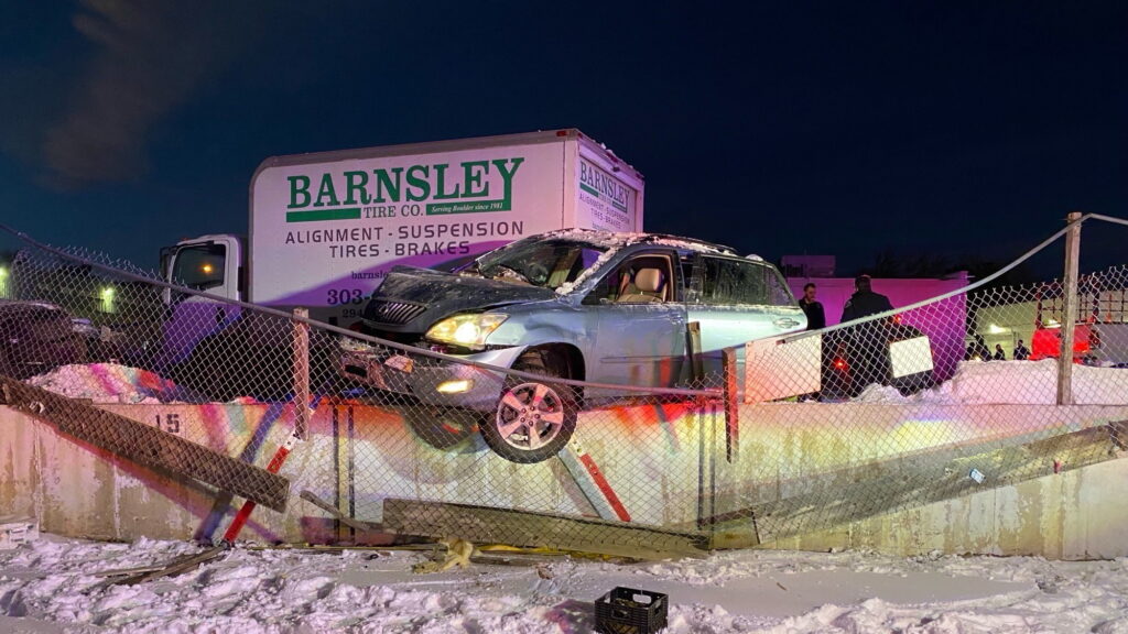  Cops Rescue Mon And Child From Lexus Hanging Over Retaining Wall