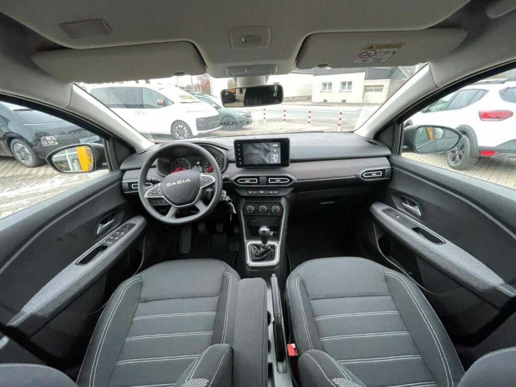 Dacia Jogger (2024) interior