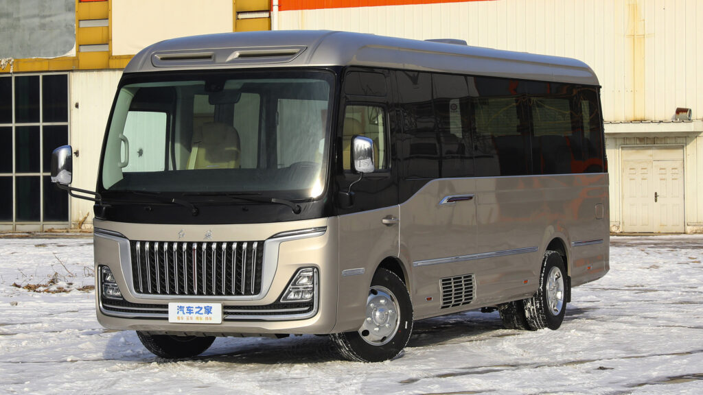  Hongqi’s New Guoyue Bus Can Carry Up To 23 People In Luxury