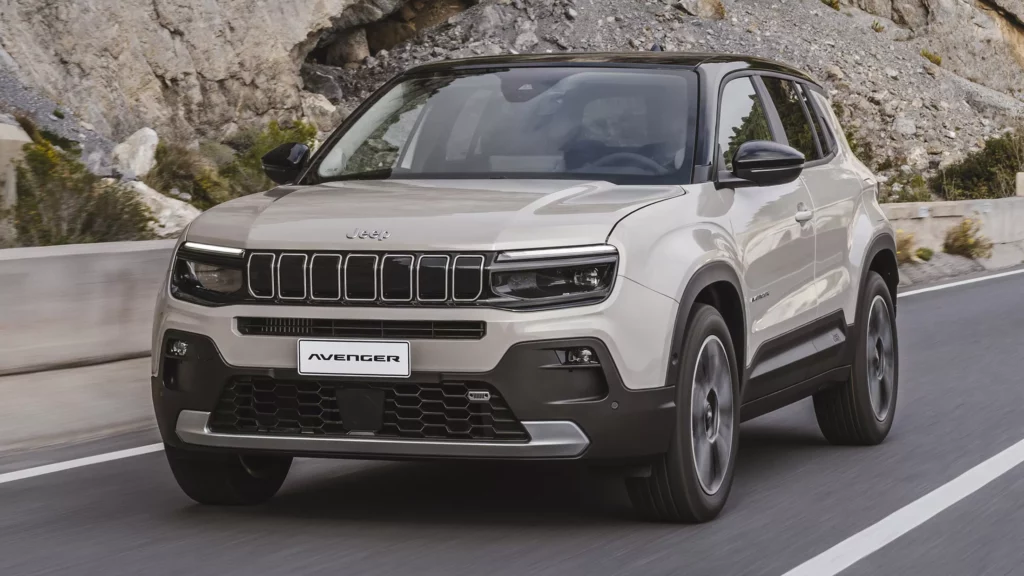 ICE Jeep Avenger Is Up To $14k Cheaper Than EV