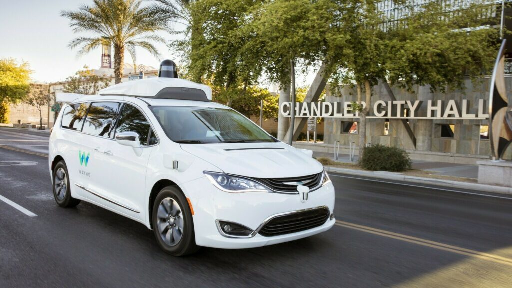  Waymo To Expand Robotaxi Service Into Los Angeles