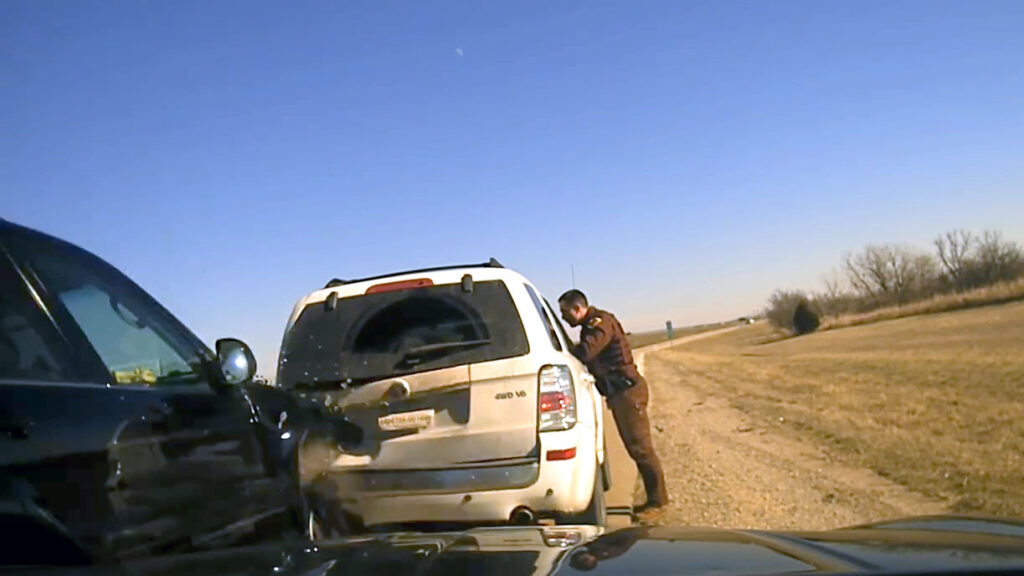  Watch Trooper’s Terrifying Brush With An SUV During A Traffic Stop
