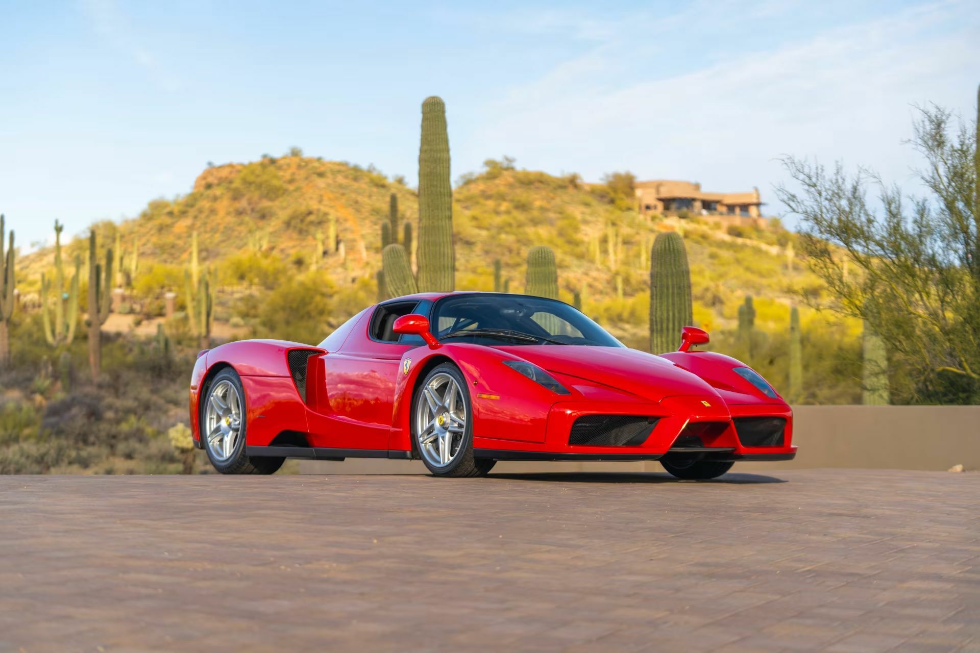 自動車 Ferrari F200Z Is This 16,000-Mile Enzo A Ferrari Hypercar You Can Drive Guilt