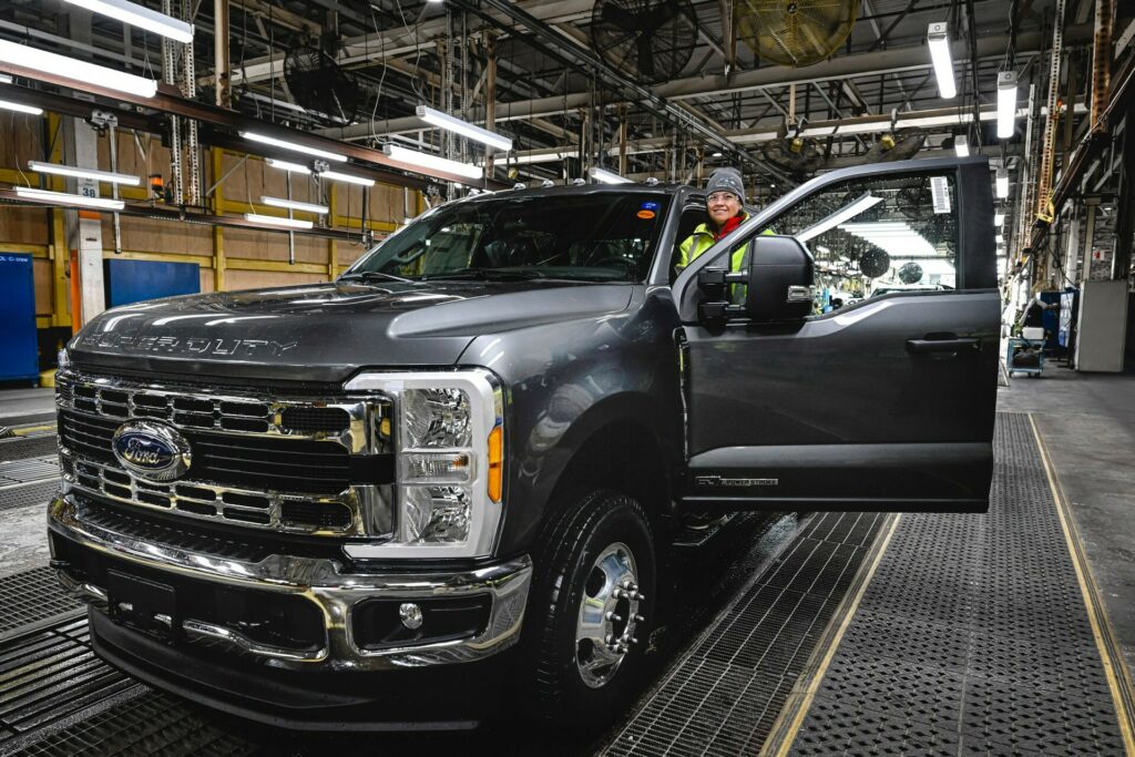  Ford And UAW Reach Tentative Agreement To Avoid Strike At Kentucky Truck Plant
