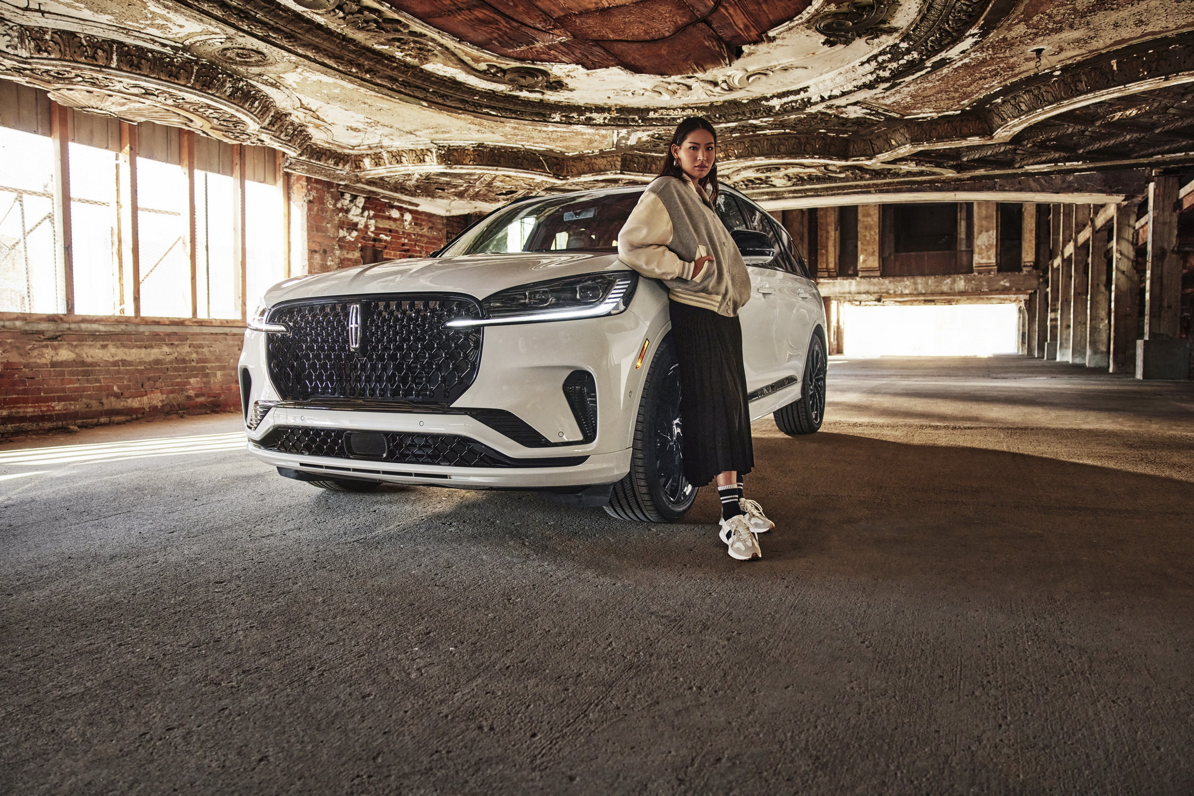 2025 Lincoln Aviator Has A Prettier Face, But Prices Soar By $5,200 To