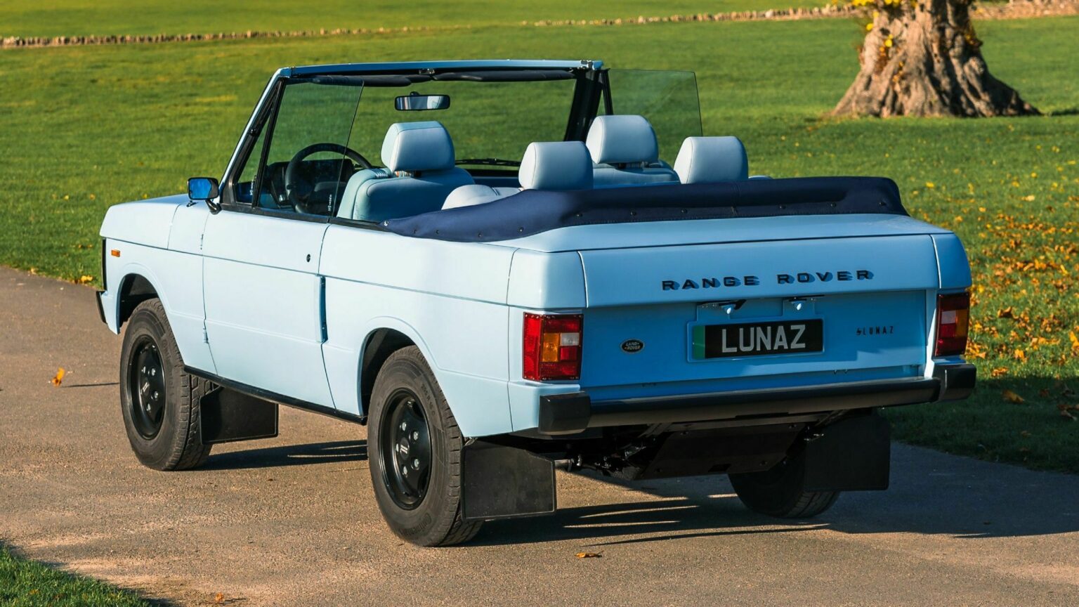 Lunaz’s 007-Inspired Classic Range Rover Safari Has A License To ...