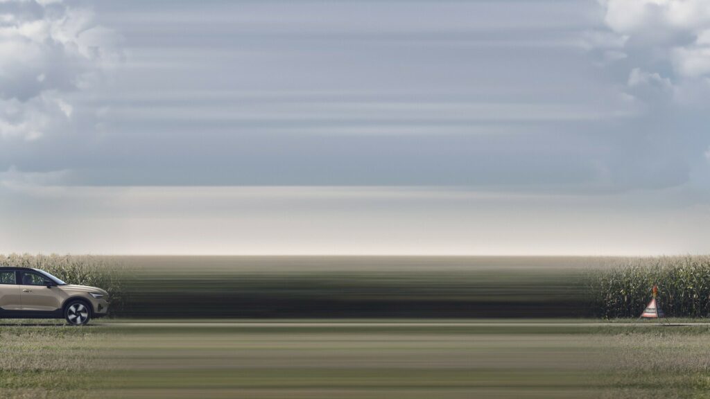  Forget Phones, Volvo Cars Now Get Built-In Crash Alerts for Drivers